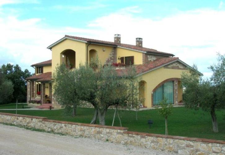 B&B La Casa Fra Gli Olivi Marsciano Luaran gambar