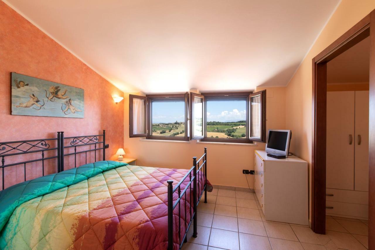 B&B La Casa Fra Gli Olivi Marsciano Luaran gambar